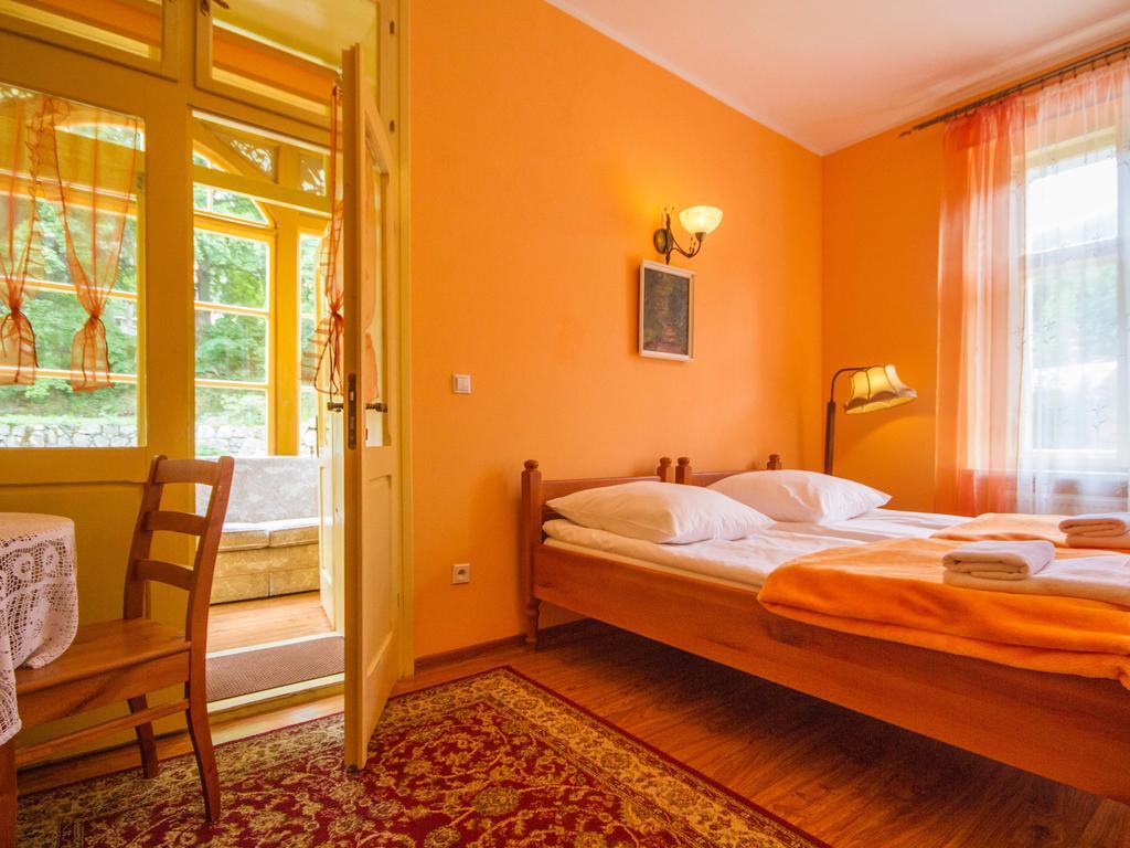 Willa Jagniatkow Bed and Breakfast Buitenkant foto